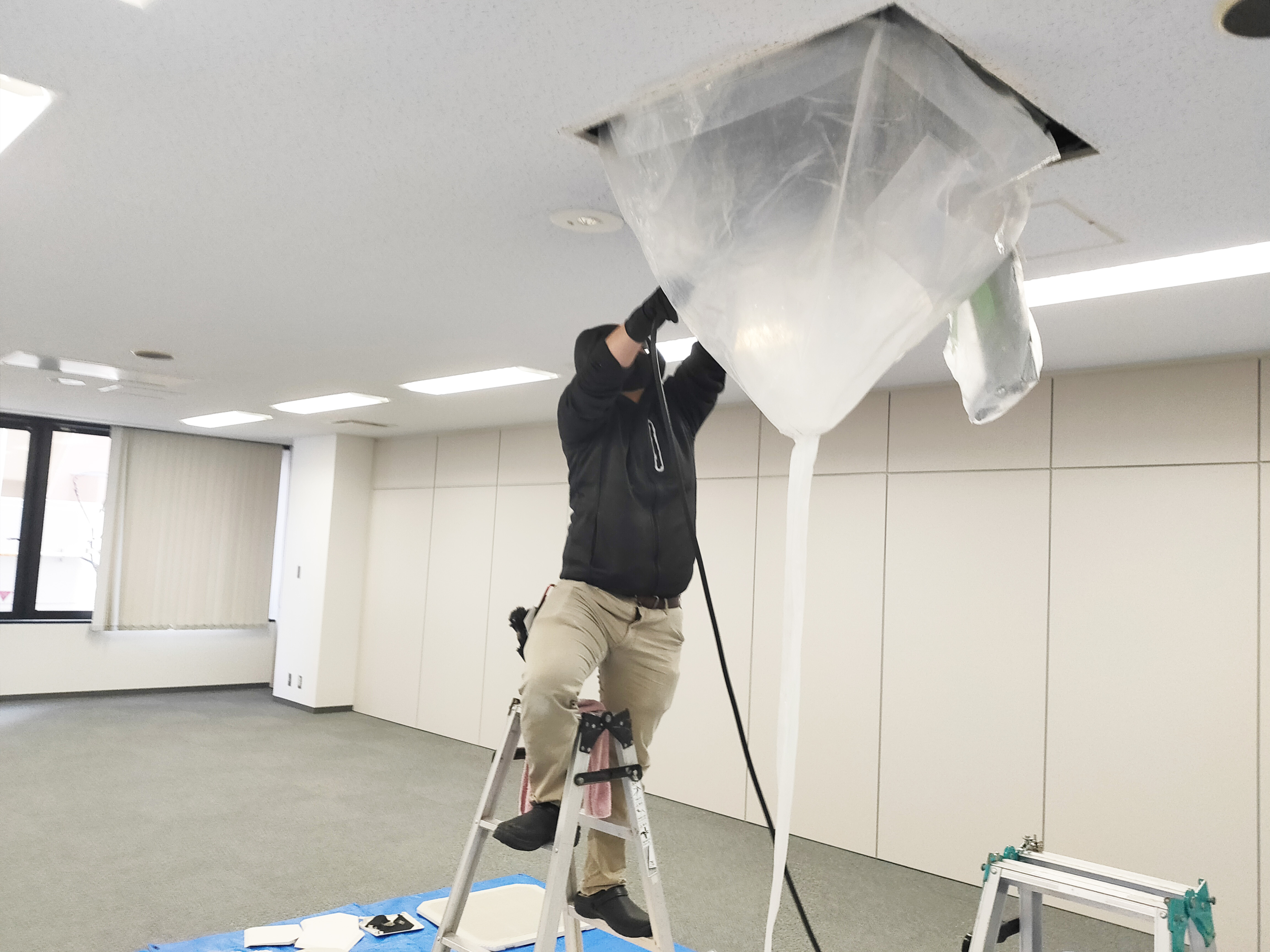 業務用エアコンのお掃除