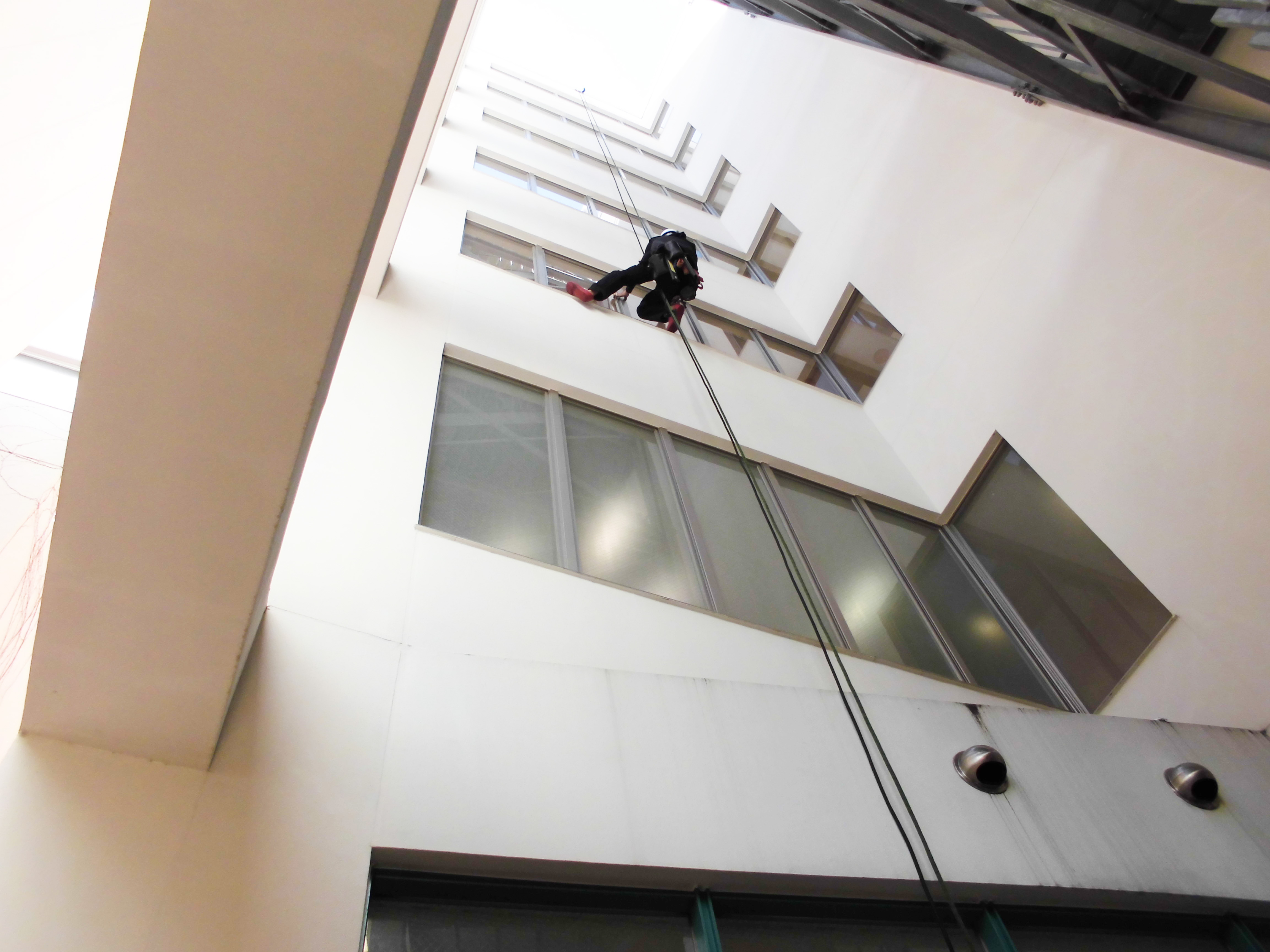 高所窓ガラス掃除